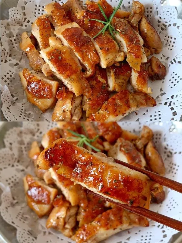 不加一滴水！皮脆肉嫩鸡腿肉 哈喽！大家好吖，好吃到词穷的脆皮鸡腿 ❤️ 无需烤箱！只需一个平底锅就能做出皮脆肉嫩、上桌秒光盘 😊😊